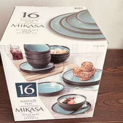 NEW UNOPENED Mikasa 16 Piece Maddox Teal Set