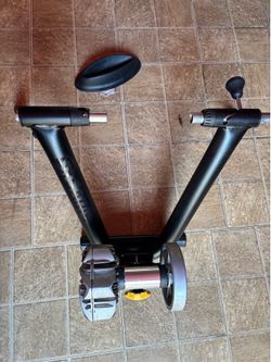 Saris Fluid 2 Smart Trainer and Bike - Sensors on Bike