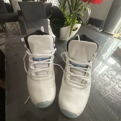 Jordan 11 Retro Legend Blue. 