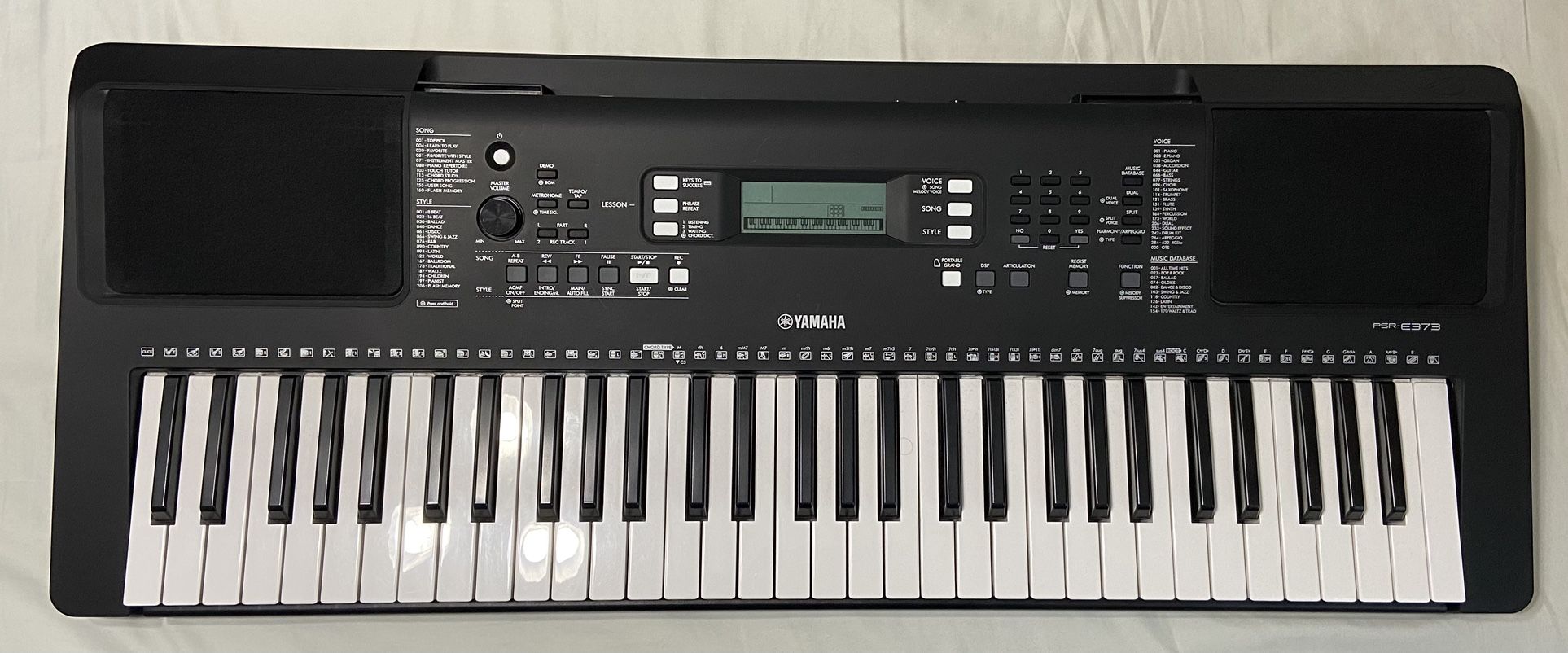 Yamaha PSR-E373 61-Key Portable With Stand 
