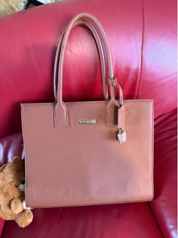 Bag / purse  / hand bag