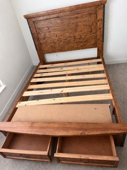 Rustic Queen Bedroom Set with Storage Drawers — Excellent Condition — $750 OBO