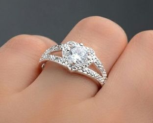 Sterling Silver Crystal Heart Shaped Love Wedding Ring Size 8