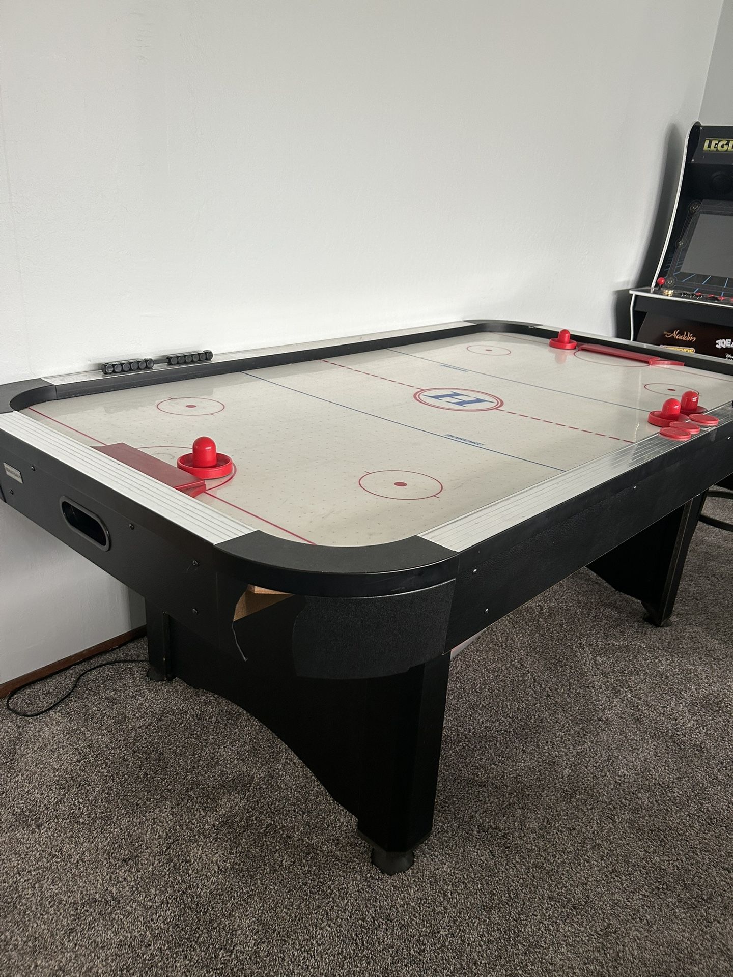 Air Hockey Table