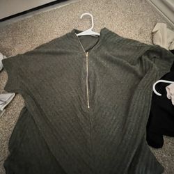 green zip up shirt size L in women’s !