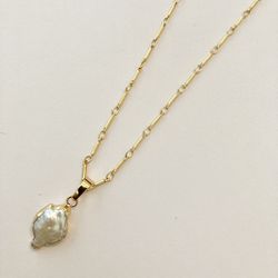 Natural Abalone Beach Shell Pendant 24k Gold Plated Necklace ✨NEW✨