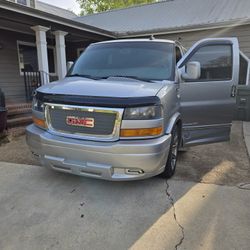2016 GMC Savana