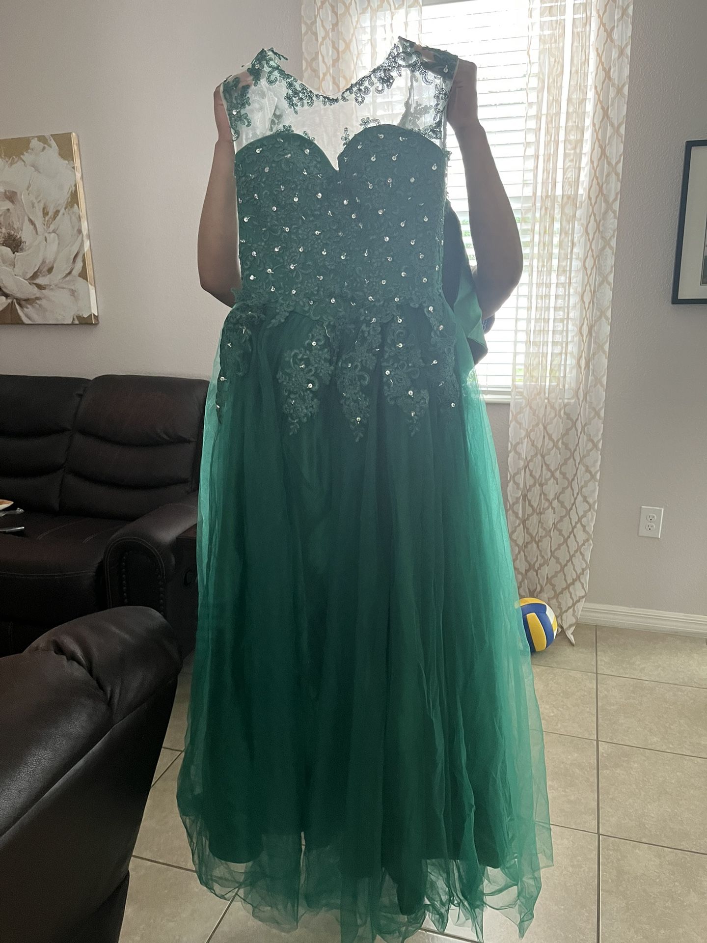 Emerald Green Quinceanera or Sweet 16 Dress or Prom Ball Gown