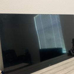 58 Inch Roku Flat Screen TV