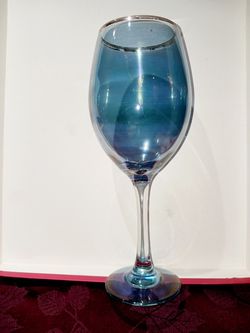 Set of 4 etched Chanel logo stemless wine glasses for Sale in Egg Harbor  Township, NJ - OfferUp
