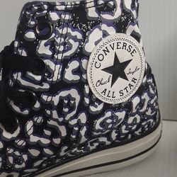 CONVERSE WOMENS 8