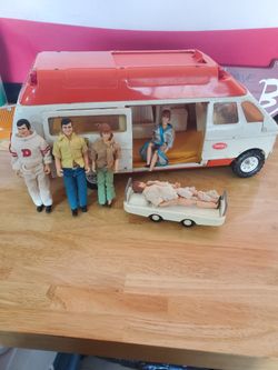 Vintage 1970’s Tonka Emergency Rescue 19” Ambulance w stretcher