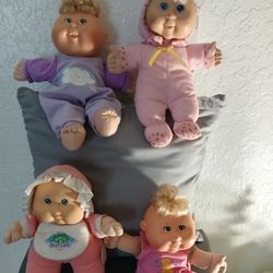 AUTHENTIC CABBAGE PATCH BABIES ..Dolls