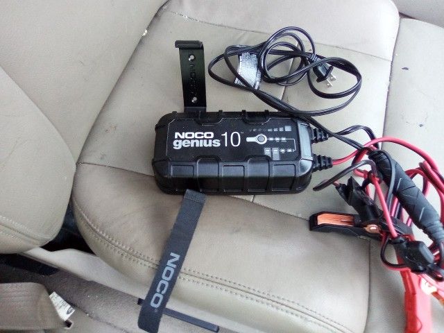 Noco Genius 10 Jump starter