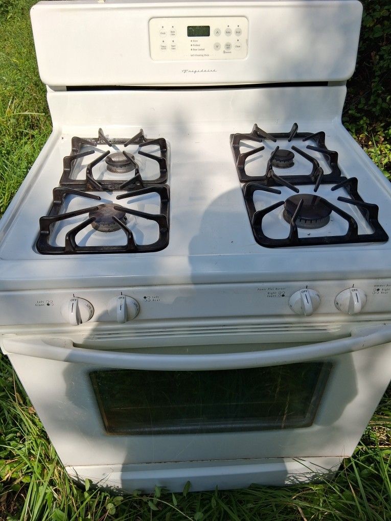 Frigidaire Gas Stove