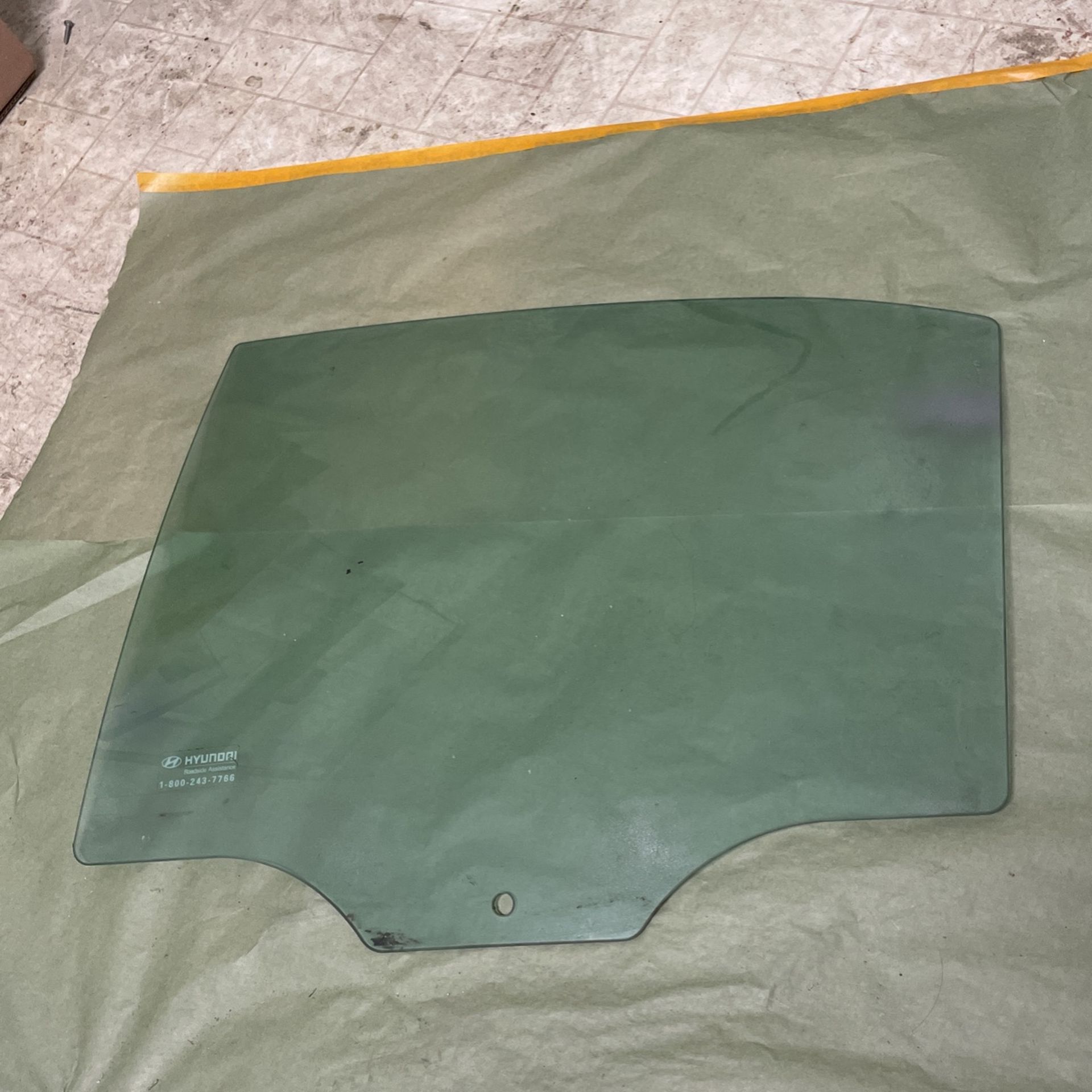 Hyundai Sonata Left Rear Door Glass Window 2006-2010