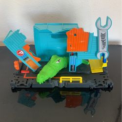Hot Wheel City Gator Attack 