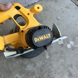 Dewalt Saw