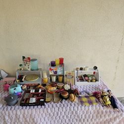 PERFECT GIFT TOYS EVERYTHING YOU SEEN IN THE PICTURE INCLUDING IN VERY GOOD CONDITION NICE AND CLEAN FOR ANY QUESTION TEXT ME PLEASE HABLO ESPAÑOL