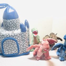 2018 HearthSong Plush Dragon Portable Play Set w/4 Winged Dragons & A Noble Castle