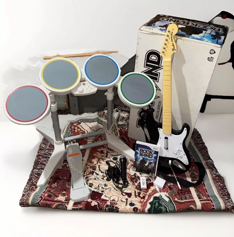 NINTENDO Wii ROCK BAND SPECIAL EDITION BUNDLE DRUMS GUITAR GAME MIC DONGLE HUB