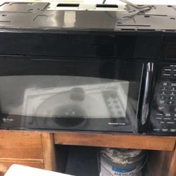 20”wx14”dx15”d Good working condition General Electric microwave