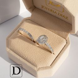 gold engagement ring