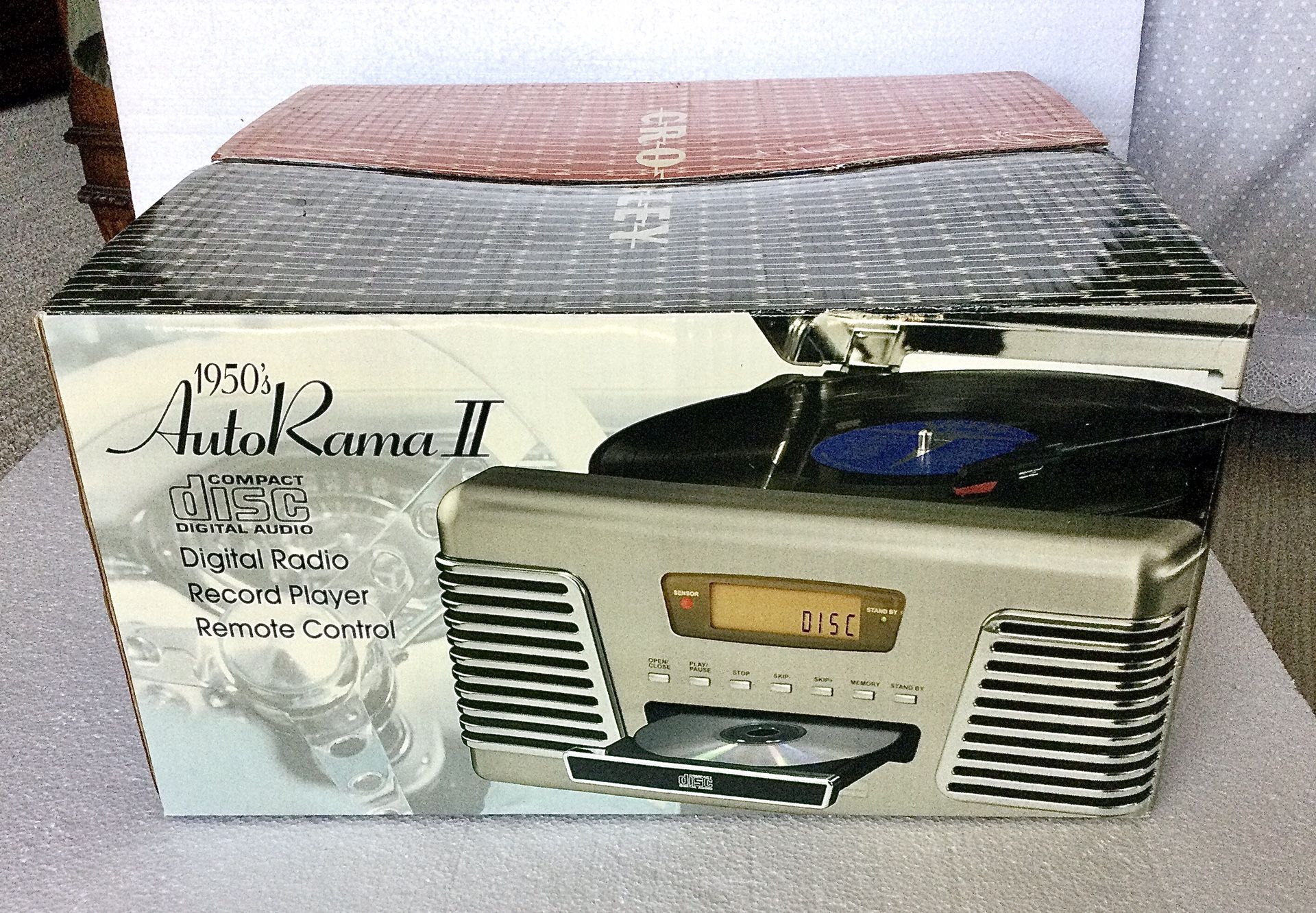 Crosley CR712-BC 1950’s AutoRama II Digital Audio Compact Disc, Digital AM/FM Radio, 3-Speed Record Player. With Remote Control. NEW, never used