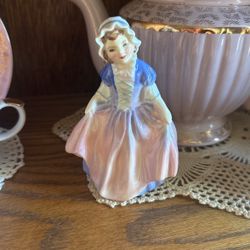 Royal Daulton  Dinky Do Figurine