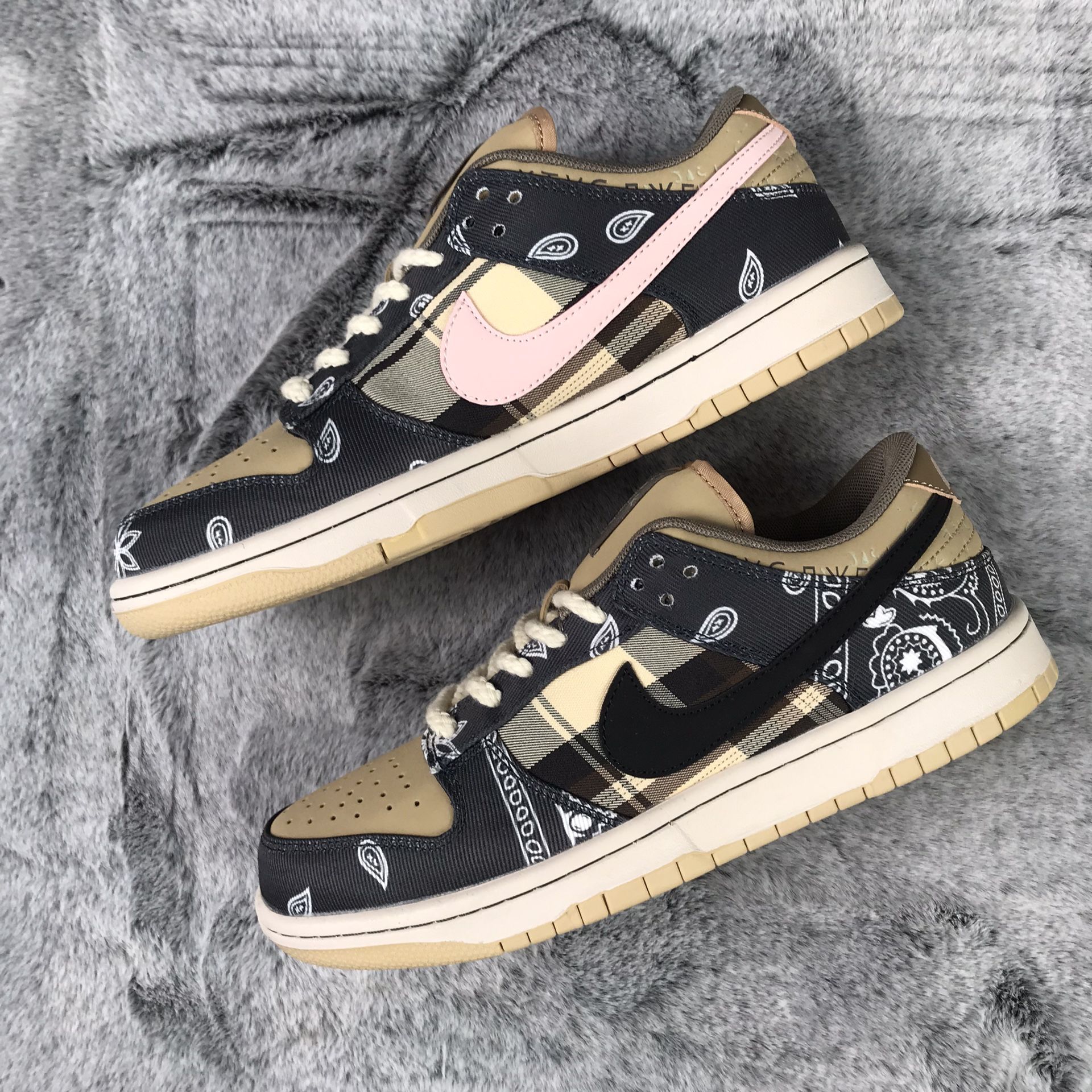 Nike Dunk Size 9.5