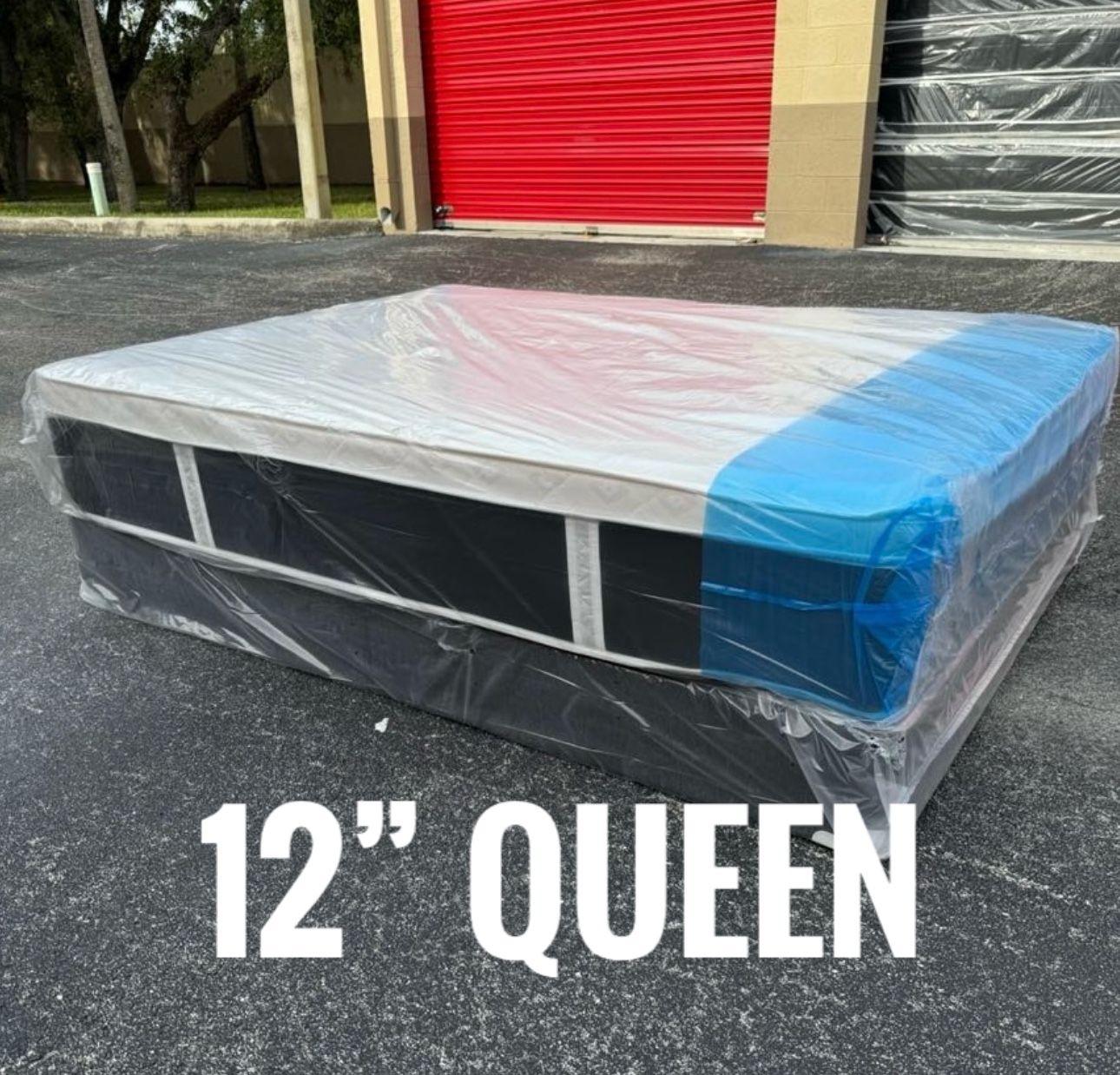 NEW Mattress Queen Size Plush Pillowtop With Box Spring // Offer π