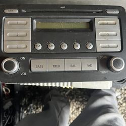 VW Jetta Stock Car Radio 
