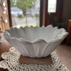 1950s Milk Glass Lily Pons Bowl Indiana Glass Co. 7" - Collectible - Lovely 