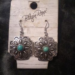 Beautiful Silver And Turquoise Earrings 