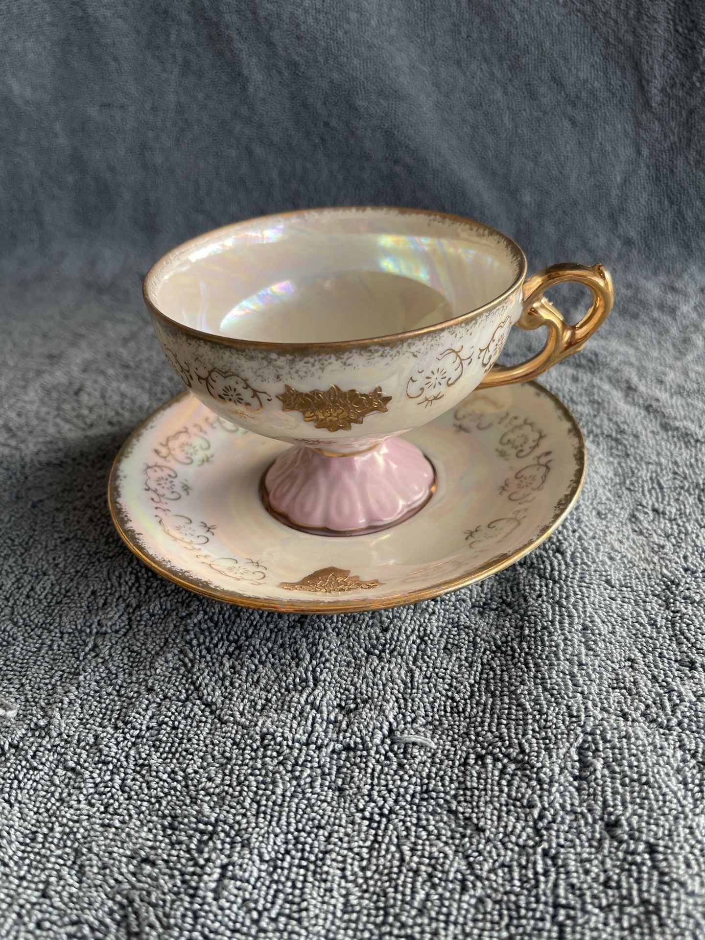 Vintage Napco Porcelain Tea Cup Saucer Iridescent Pink Pedestal Gold Gilt Japan