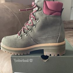 Women Timberland Waterproof Size 7.5.