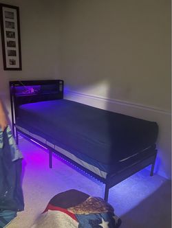 Twin size bed