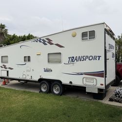 2005 Tahoe 24ft Thor transport