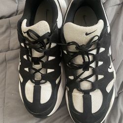 Men’s Nike tech sneakers for sale used size 12