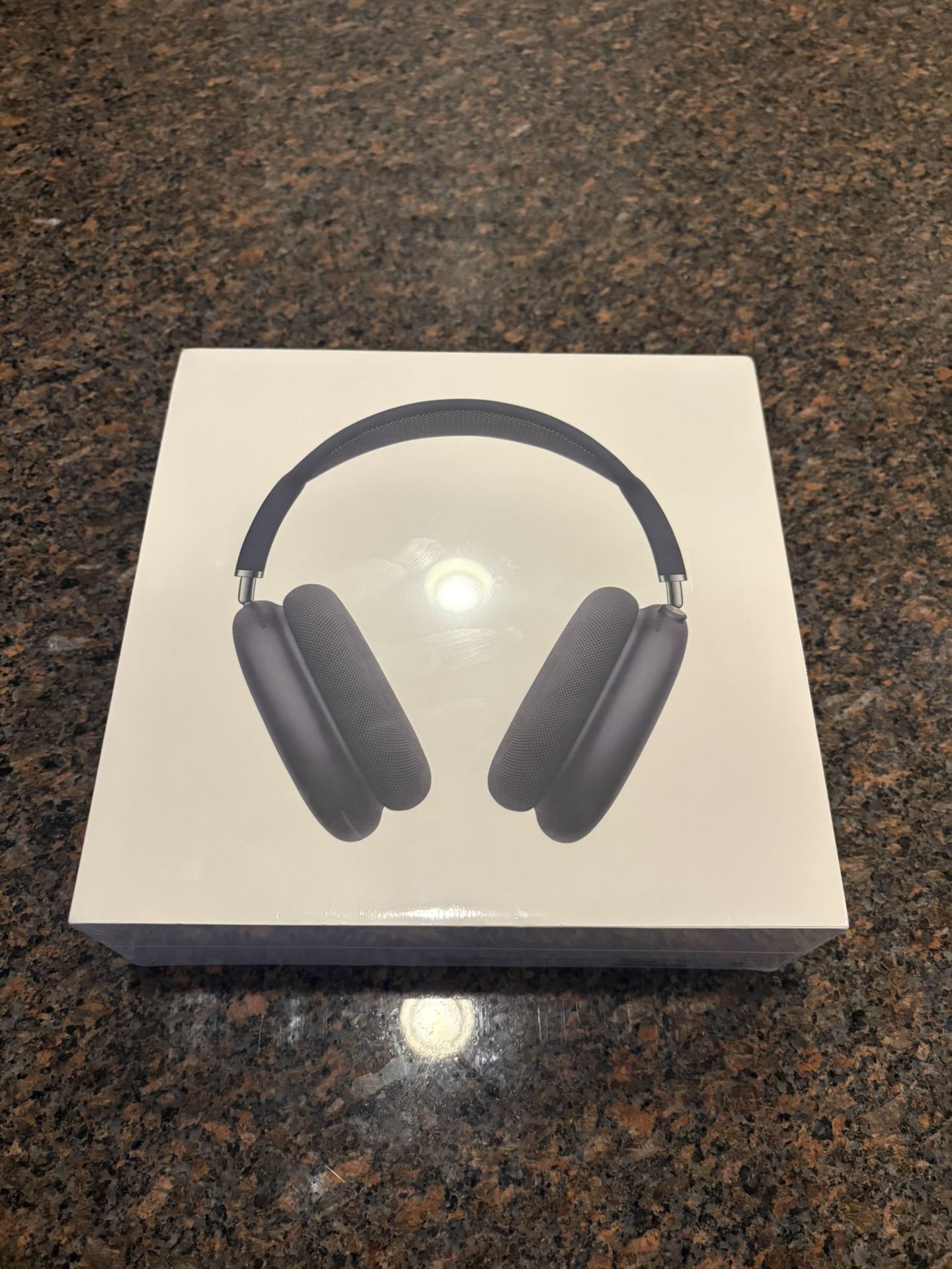 Midnight AirPod Maxs