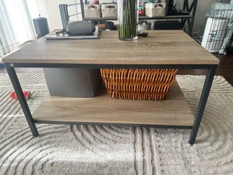 Moving sale! Coffee table - read desc