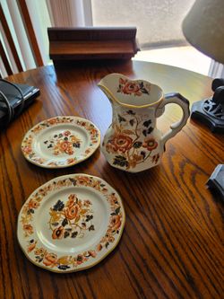 Vintage Enoch Wedgwood "Old Derby" 3-Piece Set – Creamer - Dessert Plates