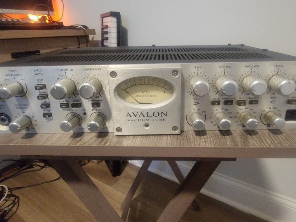 Avalon 737