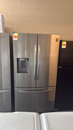 Nice like new Samsung stailenss steel refrigerator