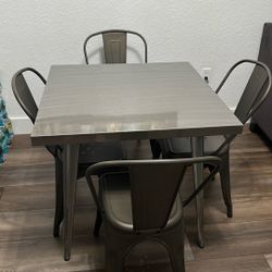 Table With 4 Chairs 