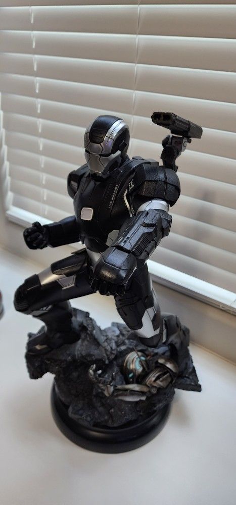 Sideshow Avengers War Machine 1/4 Scale Statue