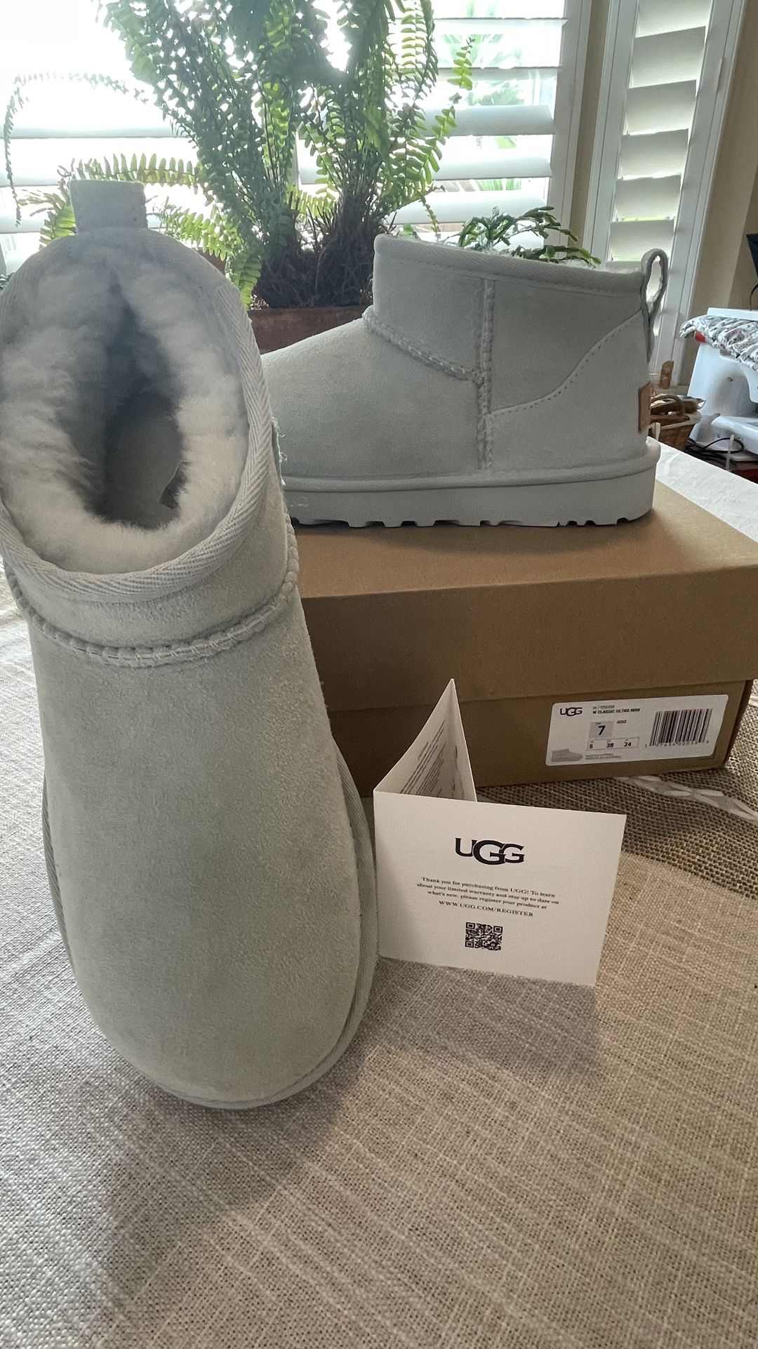 UGG Womens Classic Ultra Mini Boot Sz. 7 Color: Goose Gray