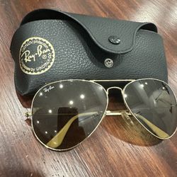100% Authentic Ray Ban Sunglasses With Case 