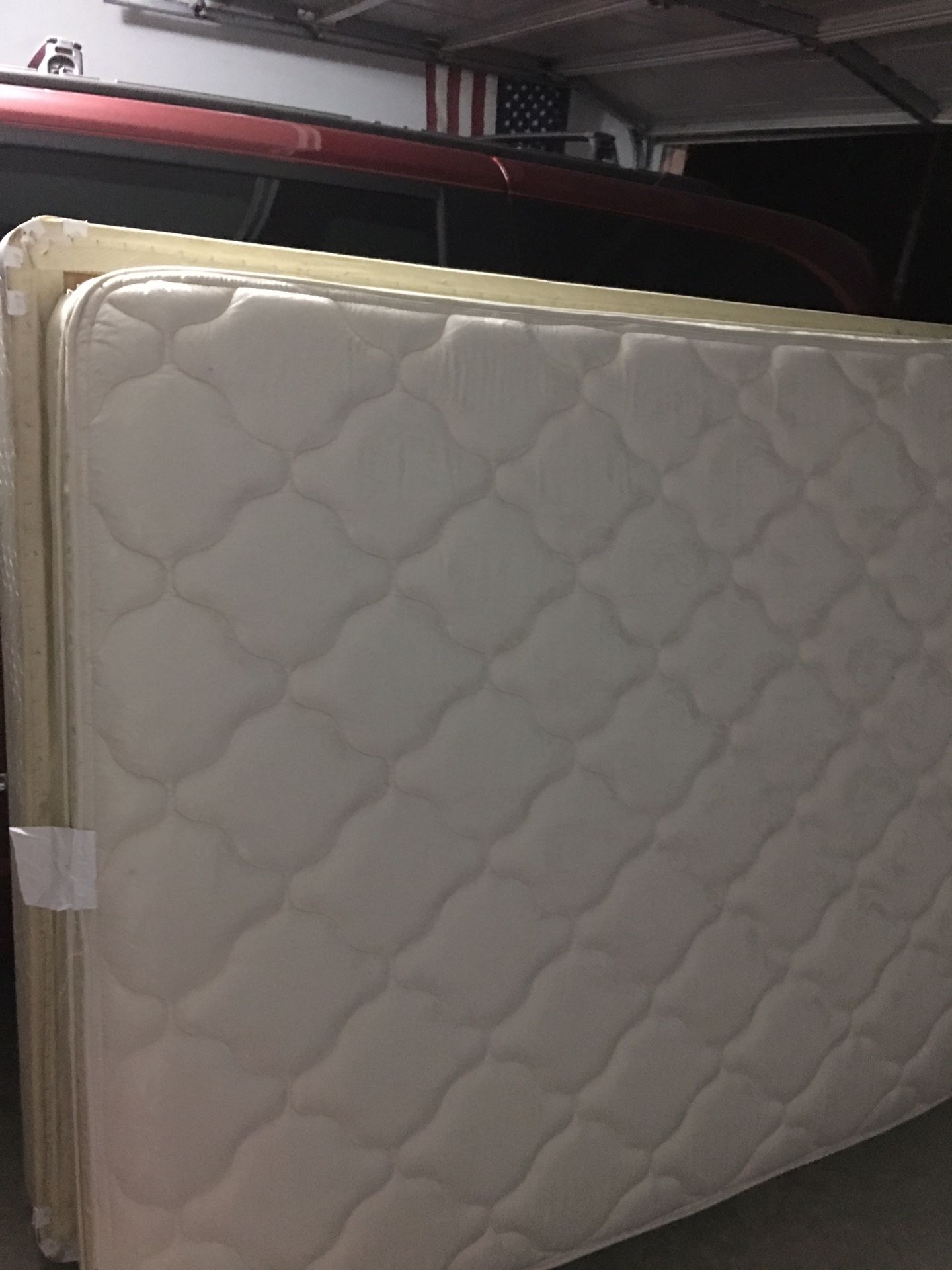 Queen size mattress and box spring