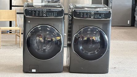 Samsung 7.5 cu. ft. FlexDry Smart Electric Dryer — Black Stainless (DVE60M9900V/A3)